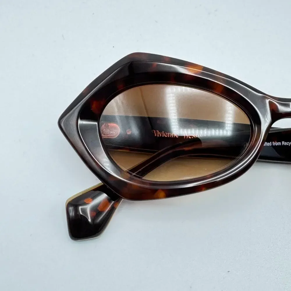 Vivienne Westwood Sunglasses VW5129 110 Havana Cat Eye Frame Brown Gradient Lens